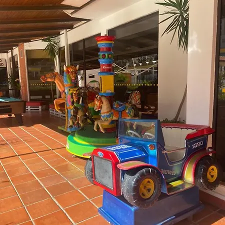 Mariacast Clube Da Da Rocha * Portimão